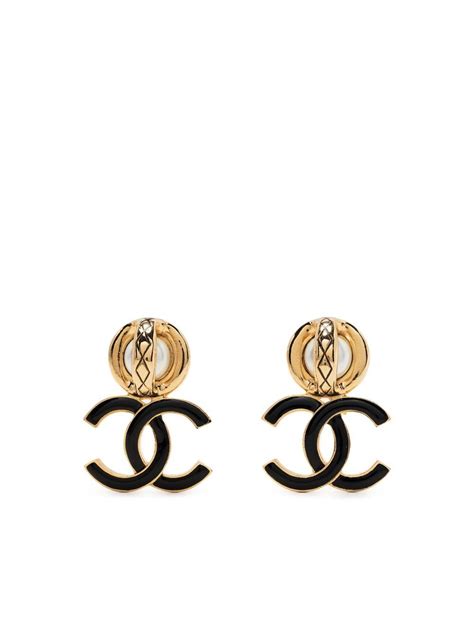 aretes de oro chanel